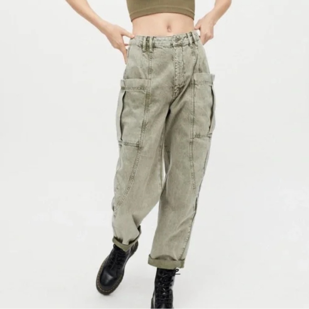 Urban Outfitters Washed Green Cargo Pants. Size XS